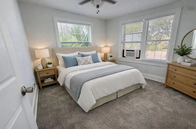 $1,800 | 1310 28th Street North, Unit UPPR, St. Petersburg, FL 33713