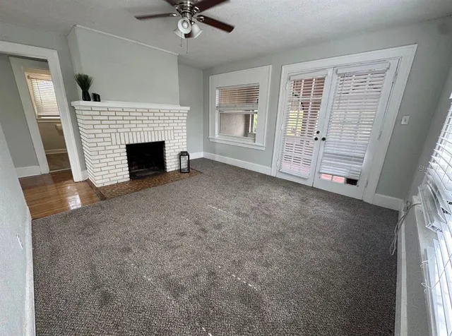 $1,800 | 1310 28th Street North, Unit UPPR, St. Petersburg, FL 33713