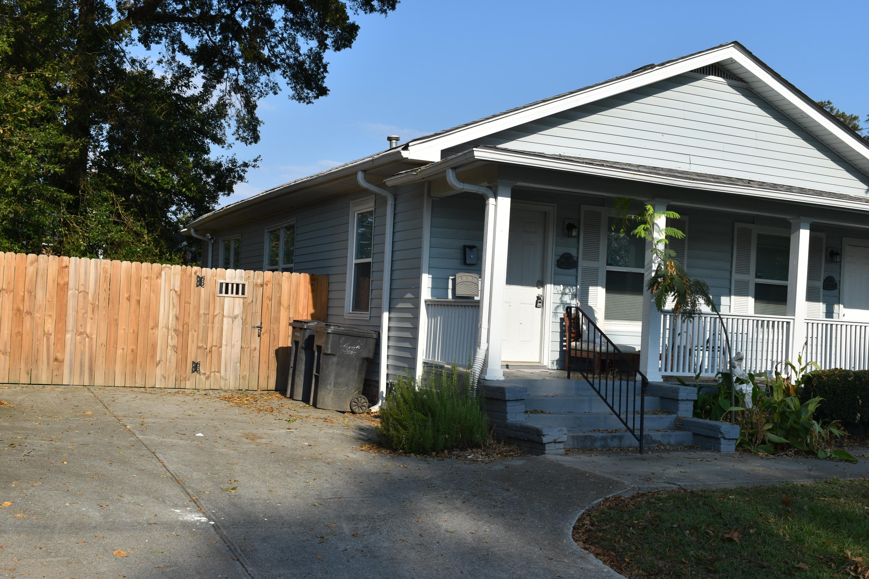 103 1st Street Augusta, GA 30901 - Photo 2 of 15 DSC_0004