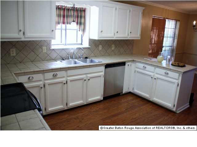 1652 Michel Delving Road Baton Rouge, LA 70810 - Photo 5 of 11 Gallery Image 5