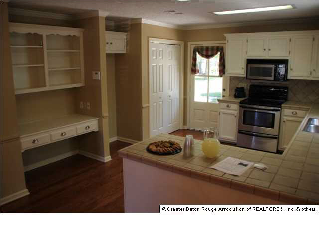 1652 Michel Delving Road Baton Rouge, LA 70810 - Photo 8 of 11 Gallery Image 8
