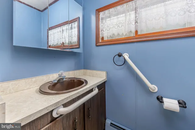 $275,000 | 34 Main Street, Swedesboro, NJ 08085