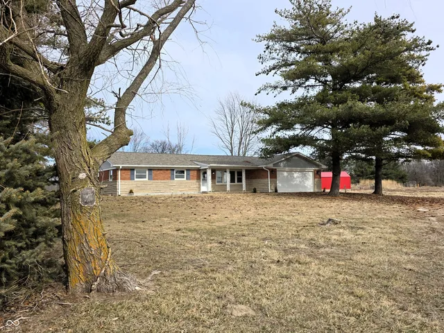 $425,000 | 11 South 1050th Street West, Jamestown, IN 46147