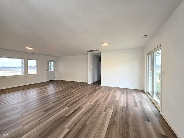 $425,000 | 11 South 1050th Street West, Jamestown, IN 46147