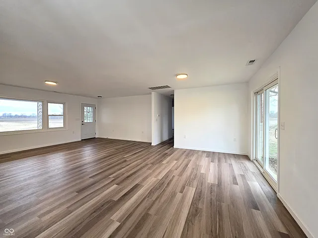 $425,000 | 11 South 1050th Street West, Jamestown, IN 46147