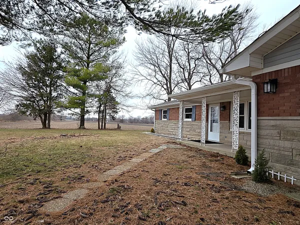 $425,000 | 11 South 1050th Street West, Jamestown, IN 46147