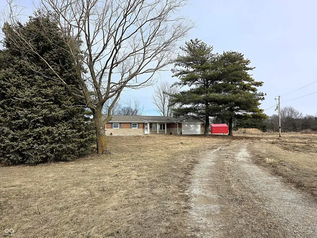 $425,000 | 11 South 1050th Street West, Jamestown, IN 46147