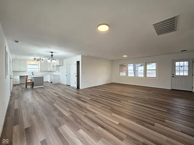 $425,000 | 11 South 1050th Street West, Jamestown, IN 46147