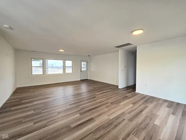 $425,000 | 11 South 1050th Street West, Jamestown, IN 46147