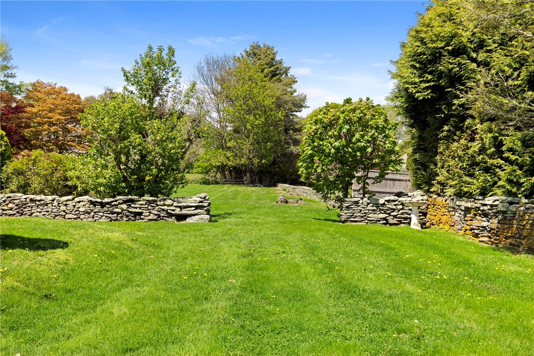 6 Baldwin Road Middletown, RI 02842 - Photo 34 of 50