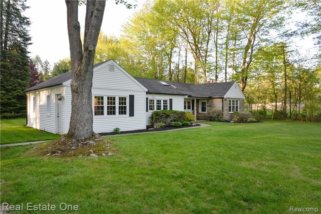 8363 McClements Road Brighton, MI 48114 - Photo 1 of 38 Welcome Home