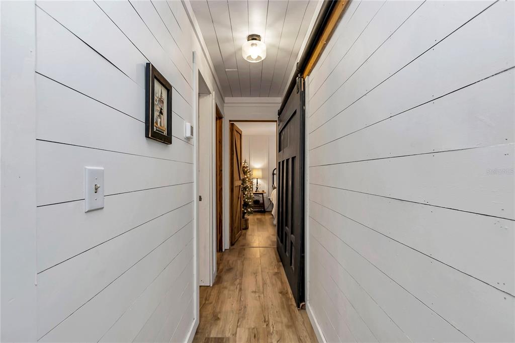 13232 Northeast 39th Terrace Anthony, FL 32617 - Photo 22 of 55 a view of hallway