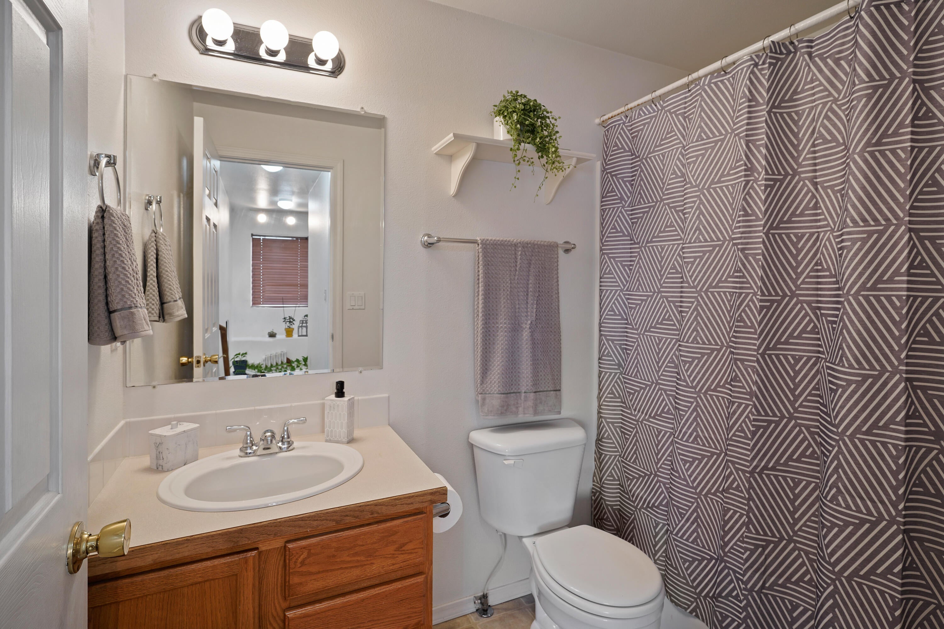 20044 Badger Road Bend, OR 97702 - Photo 28 of 34 Full Bathroom Upstairs