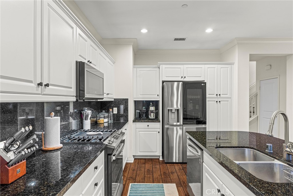 52 Bijou Irvine, CA 92618 - Photo 11 of 33