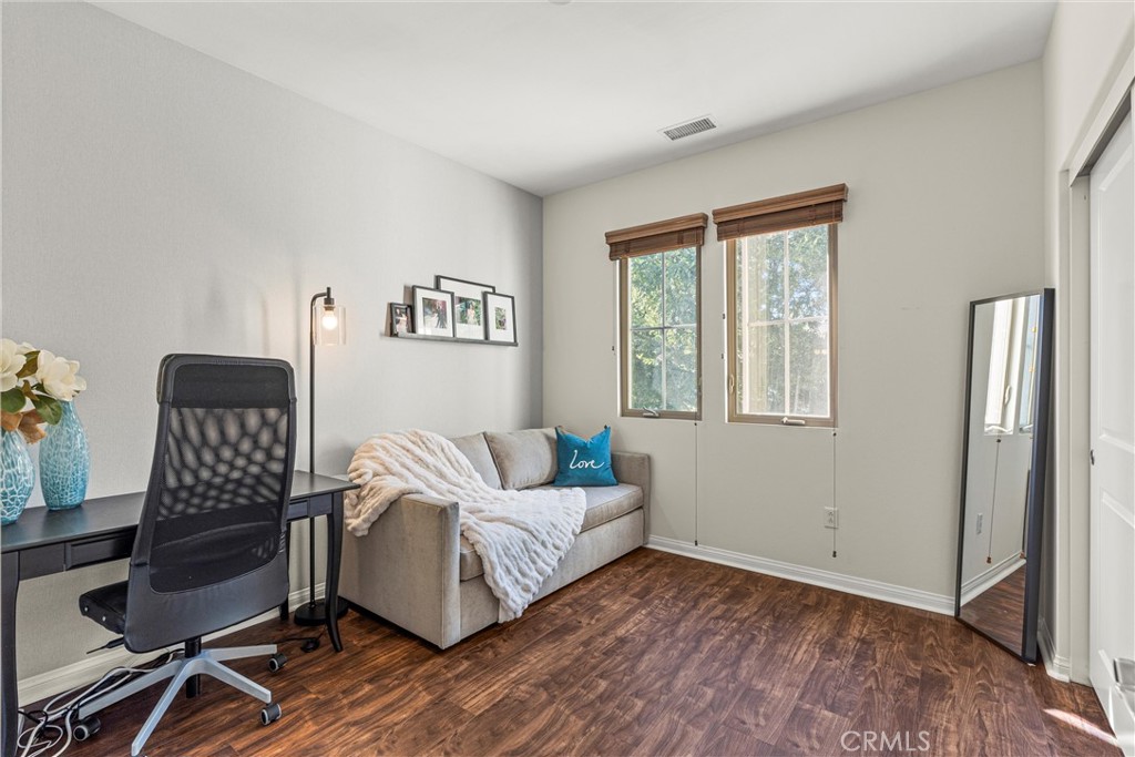52 Bijou Irvine, CA 92618 - Photo 23 of 33 Secondary bedroom ~