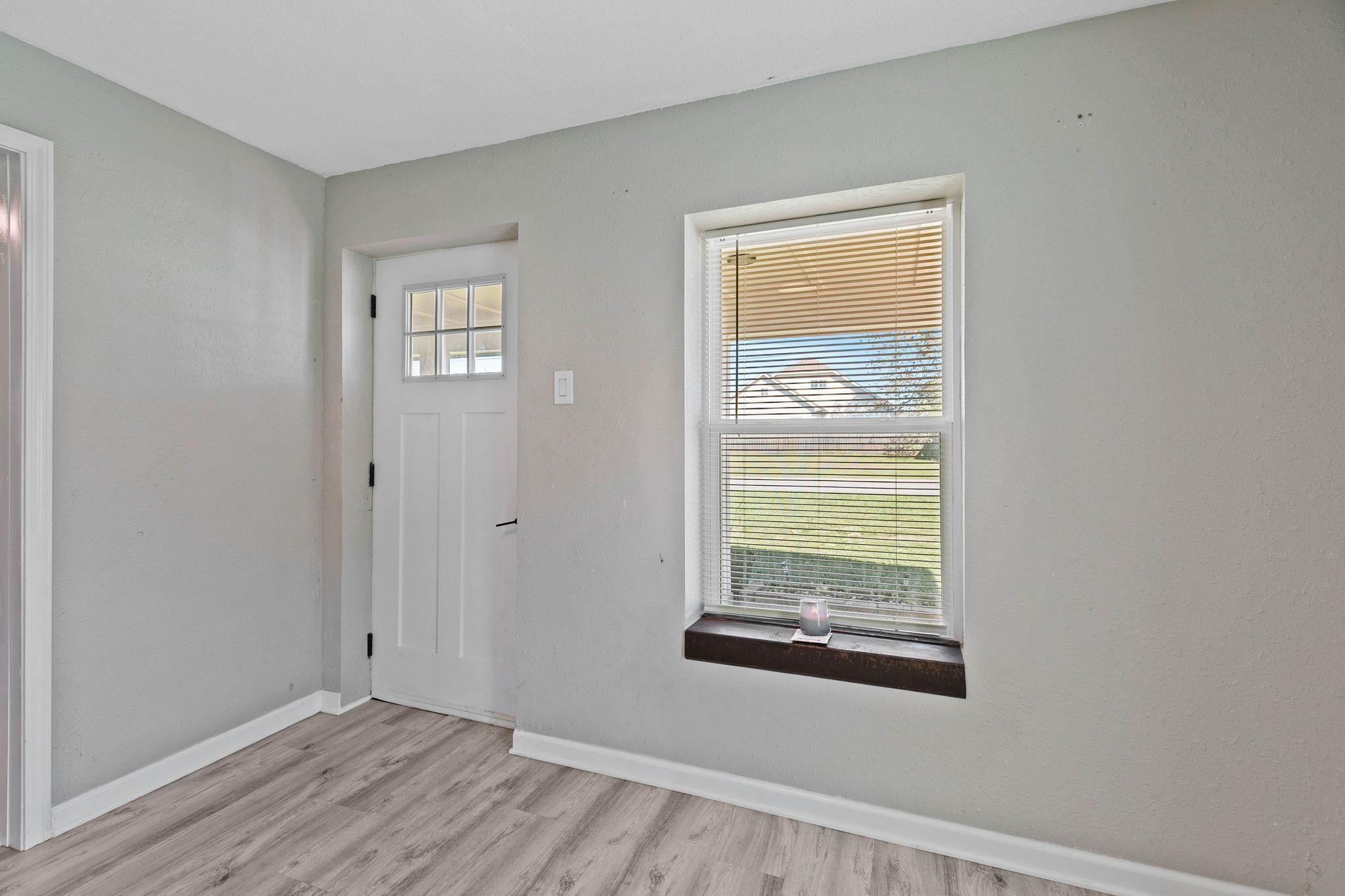 16796 Thompson Road Loxley, AL 36551 - Photo 14 of 93 Entrance Foyer