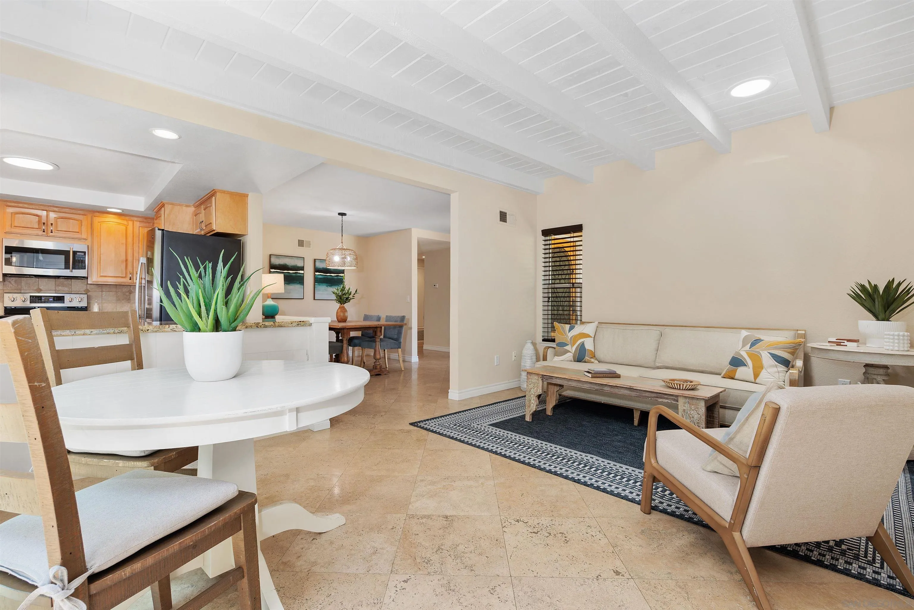 1728 Burgundy Road Encinitas, CA 92024 - Photo 9 of 36