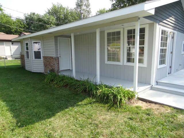 216 Sunnyside Road Lakemoor, IL 60051 - Photo 1 of 18 Gallery Image 1