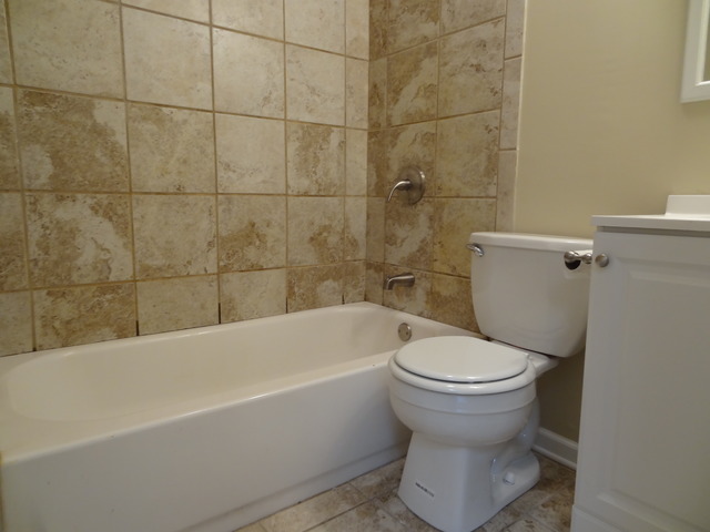 216 Sunnyside Road Lakemoor, IL 60051 - Photo 11 of 18 Gallery Image 11