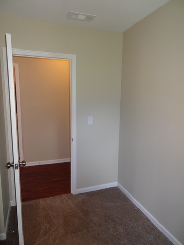 216 Sunnyside Road Lakemoor, IL 60051 - Photo 14 of 18 Gallery Image 14