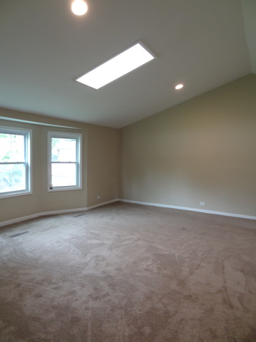 216 Sunnyside Road Lakemoor, IL 60051 - Photo 4 of 18 Gallery Image 4
