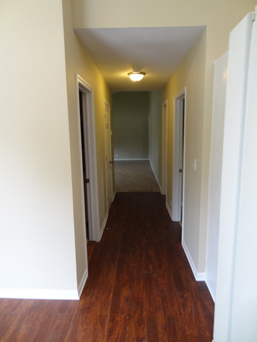 216 Sunnyside Road Lakemoor, IL 60051 - Photo 5 of 18 Gallery Image 5