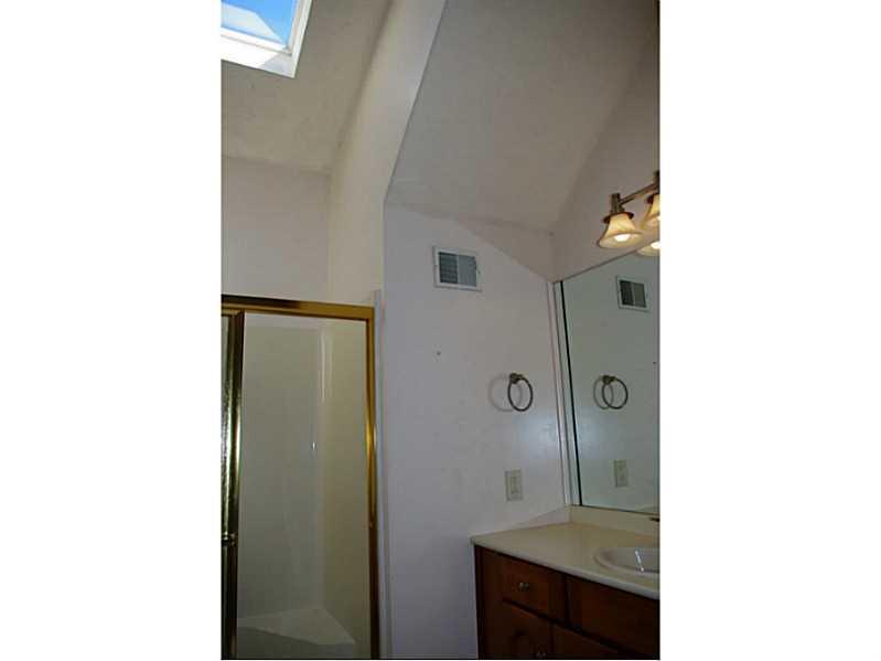 407 Landon Gate Pittsburgh, PA 15215 - Photo 23 of 25 Full Bath. Skylight bathes the 3rd floor bathroom with natural light.