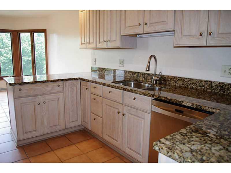 407 Landon Gate Pittsburgh, PA 15215 - Photo 10 of 25 Kitchen. Granite counter tops and plenty of cabinets.