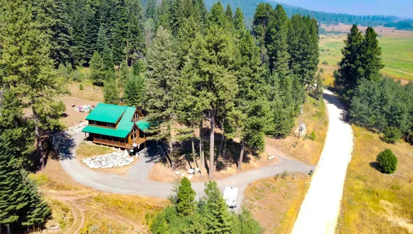 $1,350,000 | 1539 West Mountain Road, Cascade, ID 83611