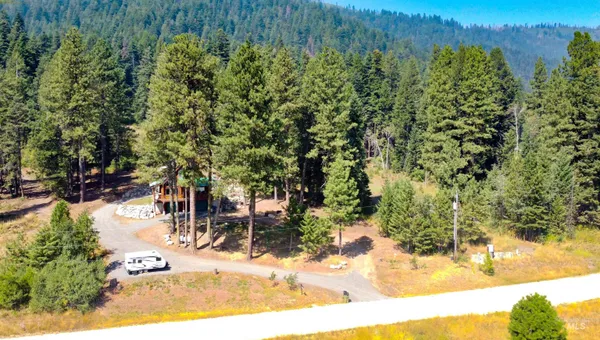 $1,350,000 | 1539 West Mountain Road, Cascade, ID 83611