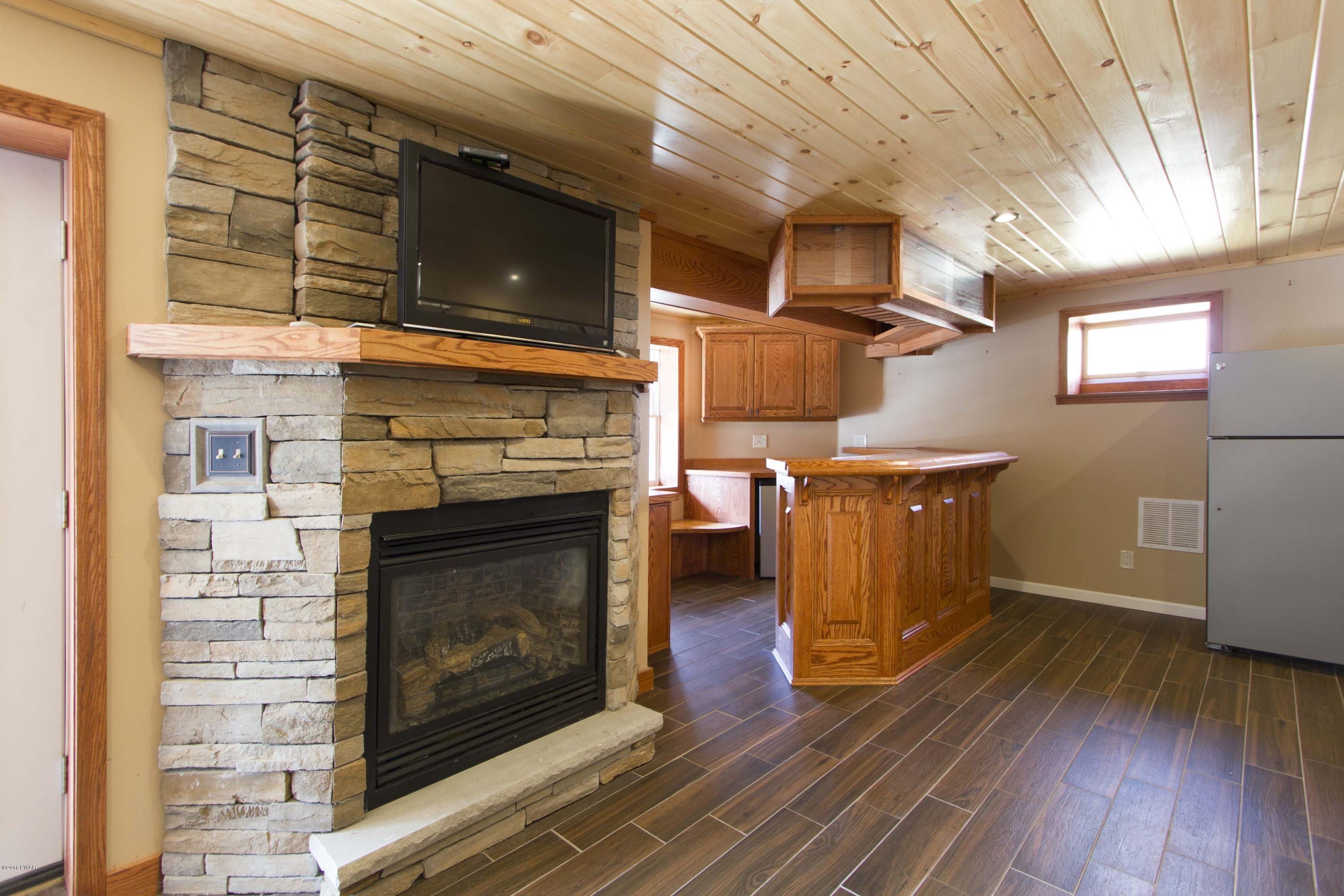 381 Engvaldsen Road Hawley, PA 18428 - Photo 19 of 36