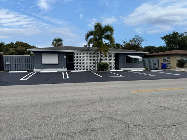 $1,800 | 1960 Northeast 24th Avenue, Pompano Beach, FL 33062