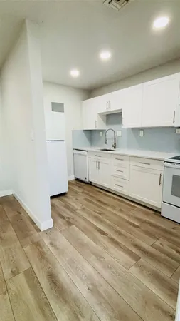 $1,800 | 1960 Northeast 24th Avenue, Pompano Beach, FL 33062