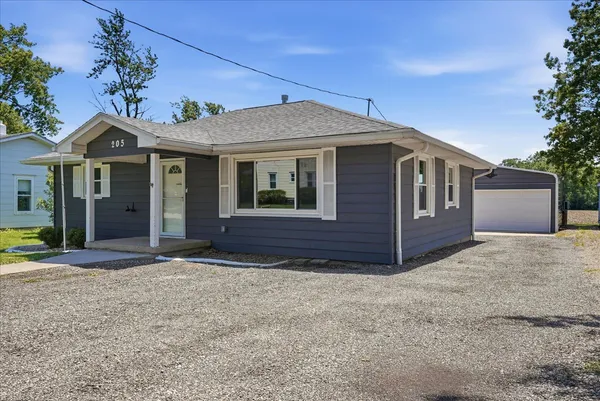 $249,900 | 205 East Sullivan Street, Heyworth, IL 61745