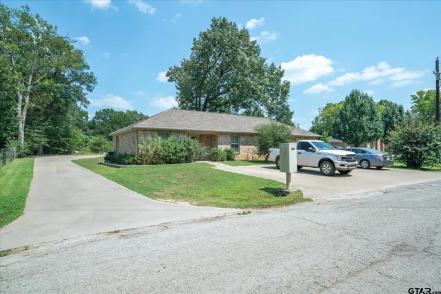 $560,000 | 202 Chestnut Drive, Van, TX 75790