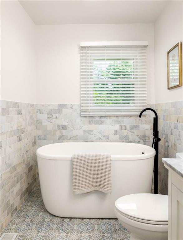 2671 Tanglewood Road Decatur, GA 30033 - Photo 18 of 35