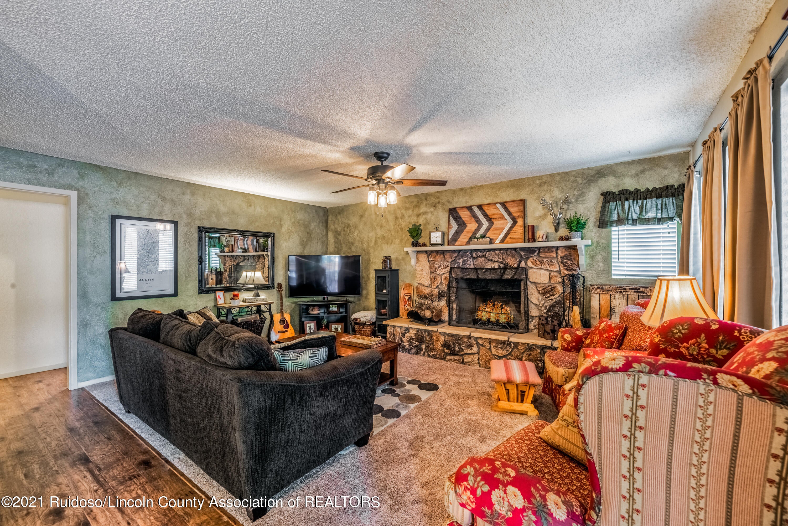 102 Raymond Buckner Drive, Unit 9 Ruidoso, NM 88345 - Photo 1 of 1 Gallery Image 1