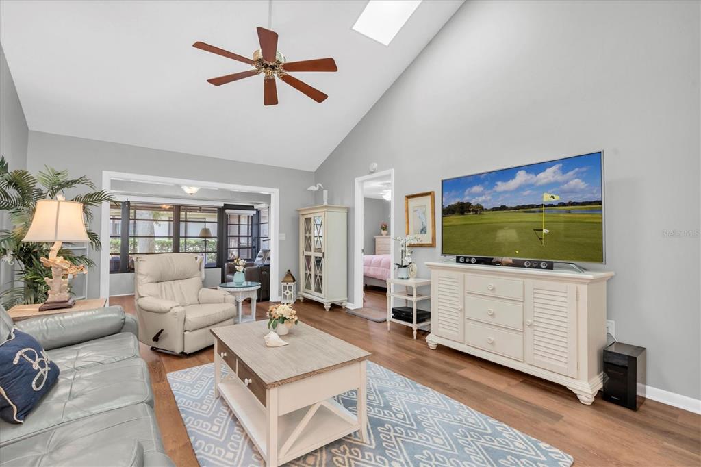 9312 Golf View Drive, Unit 3 New Port Richey, FL 34655 - Photo 4 of 32