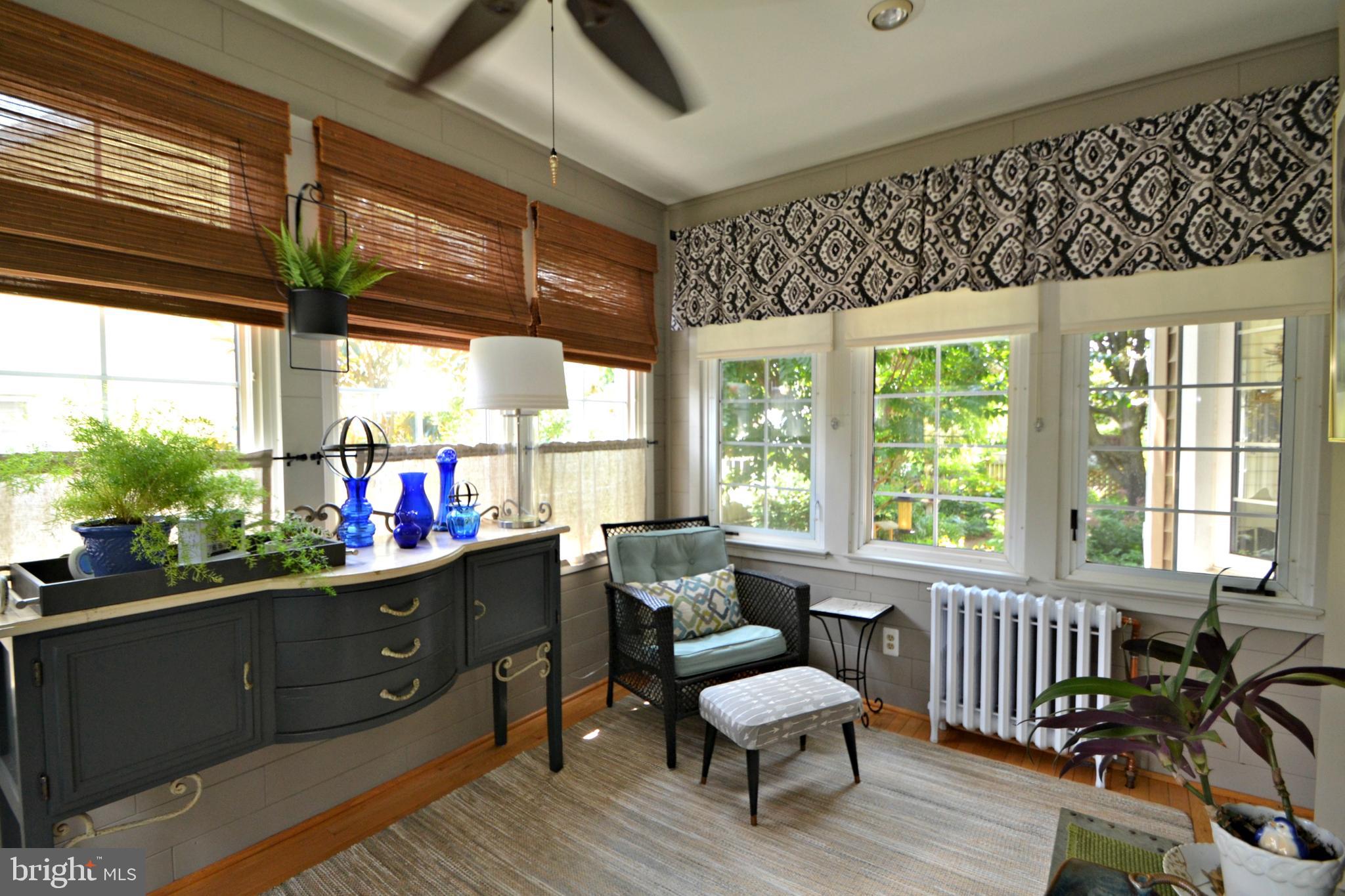 810 Warwick Road Baltimore, MD 21229 - Photo 11 of 40 Sun room