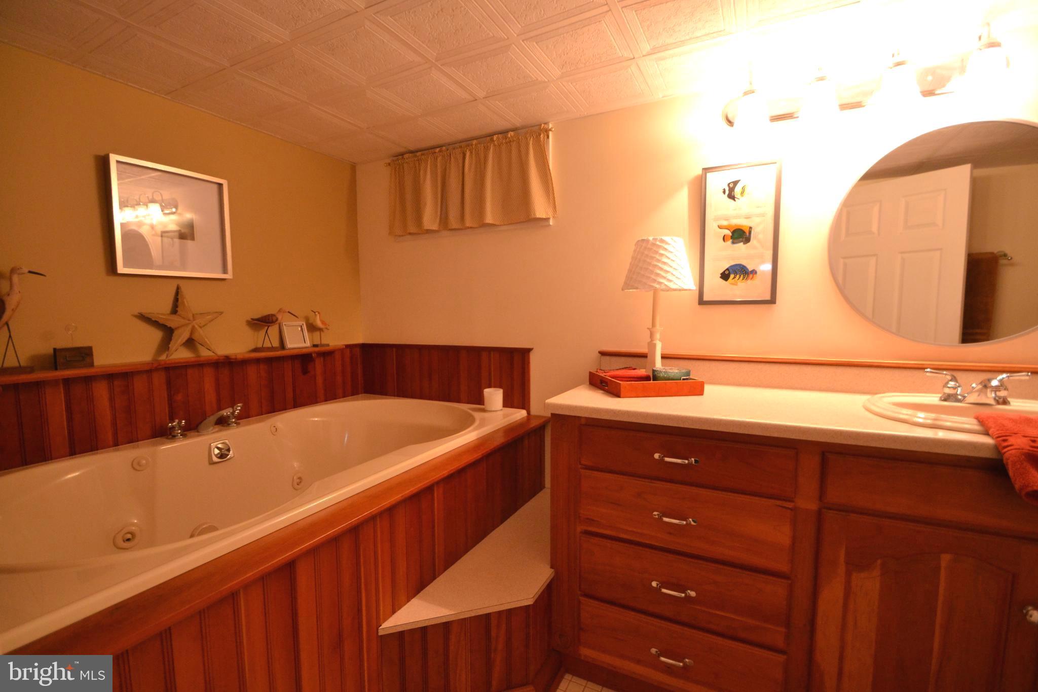 810 Warwick Road Baltimore, MD 21229 - Photo 30 of 40