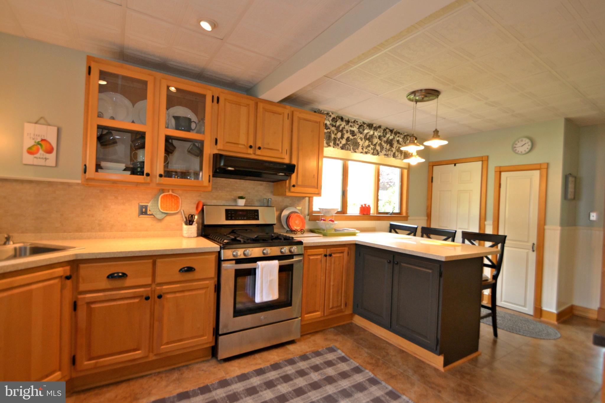 810 Warwick Road Baltimore, MD 21229 - Photo 4 of 40 Kitchen
