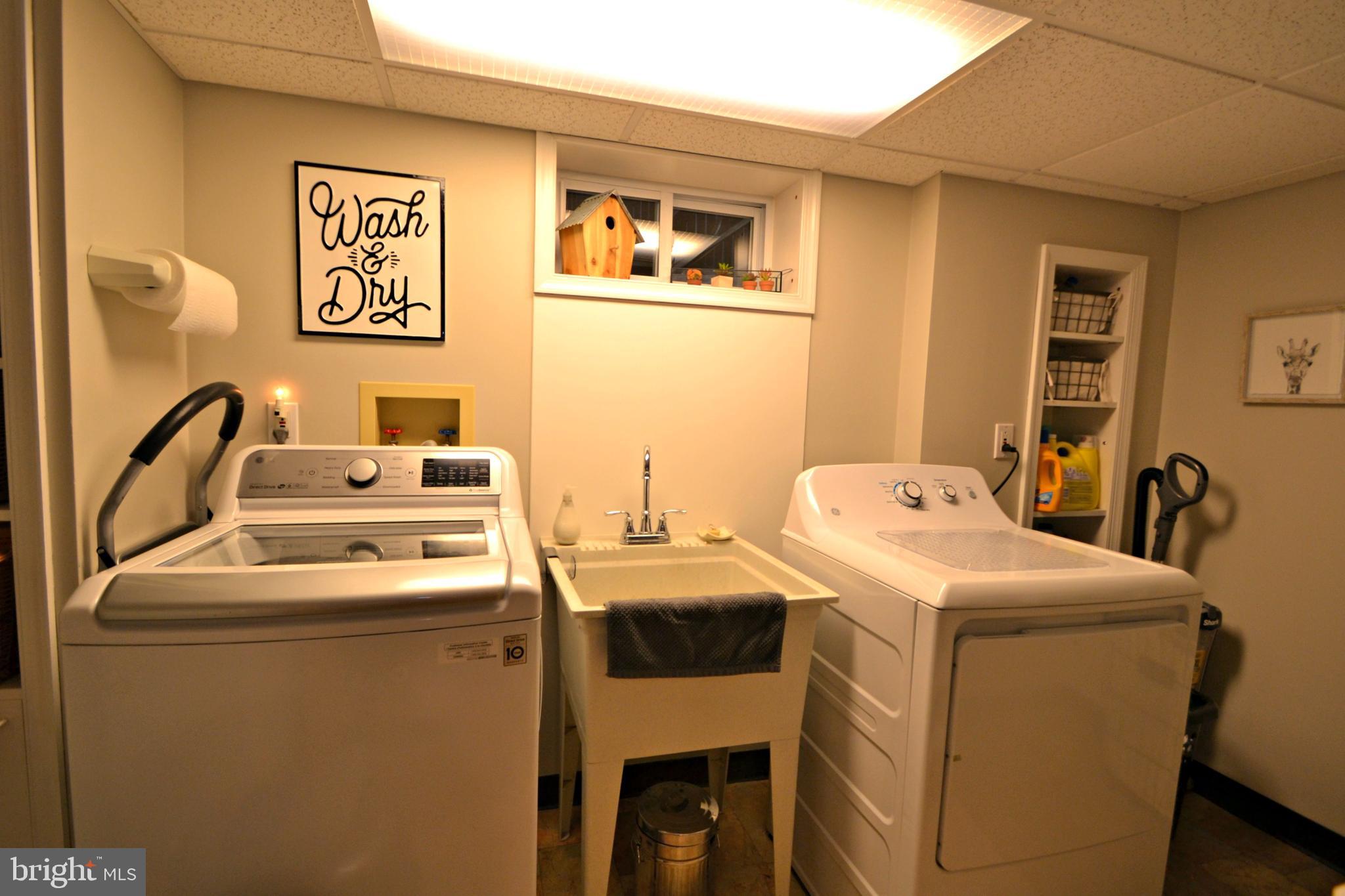 810 Warwick Road Baltimore, MD 21229 - Photo 31 of 40 Laundry