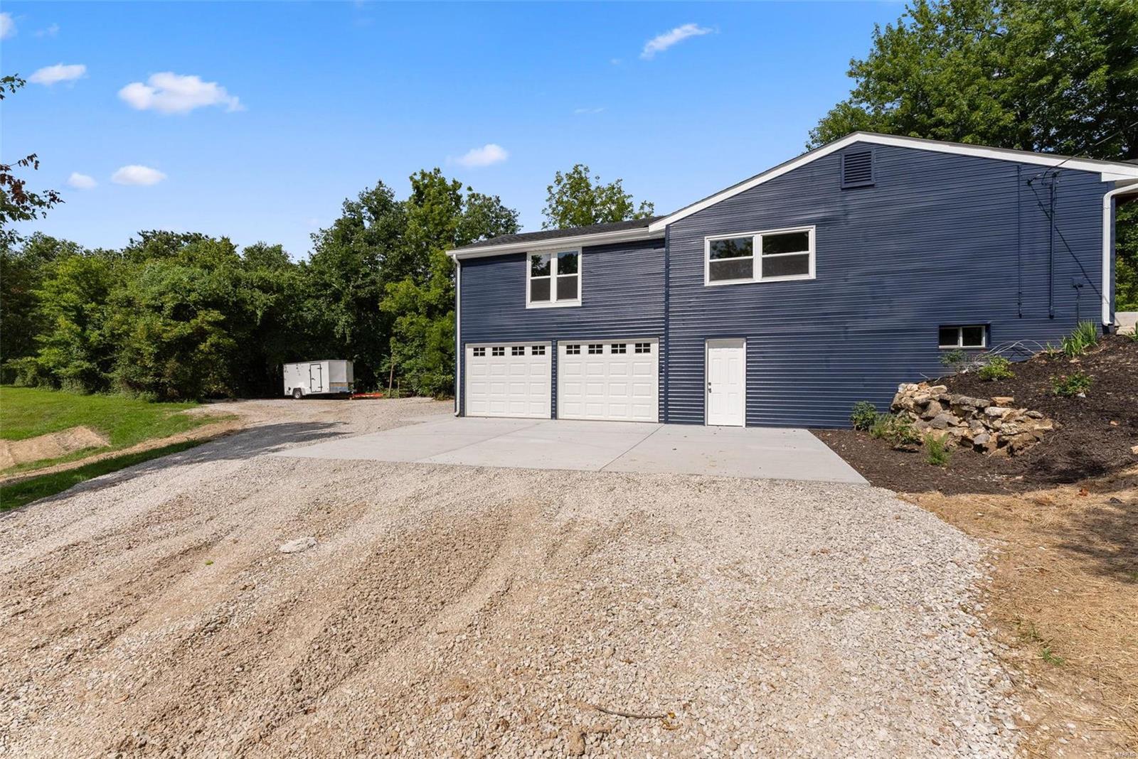 557 Old Colony Road Defiance, MO 63341 - Photo 4 of 35 Gallery Image 4