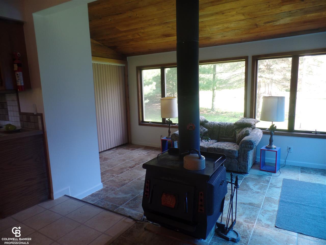 37480 Hebel Road Richmond, MI 48062 - Photo 18 of 58 31289893-17.JPG