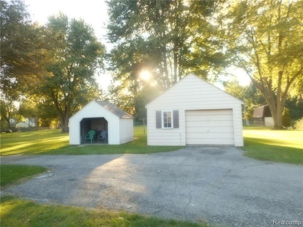 10250 Pardee Road Taylor, MI 48180 - Photo 10 of 58 2 CAR & STORAGE SHED
