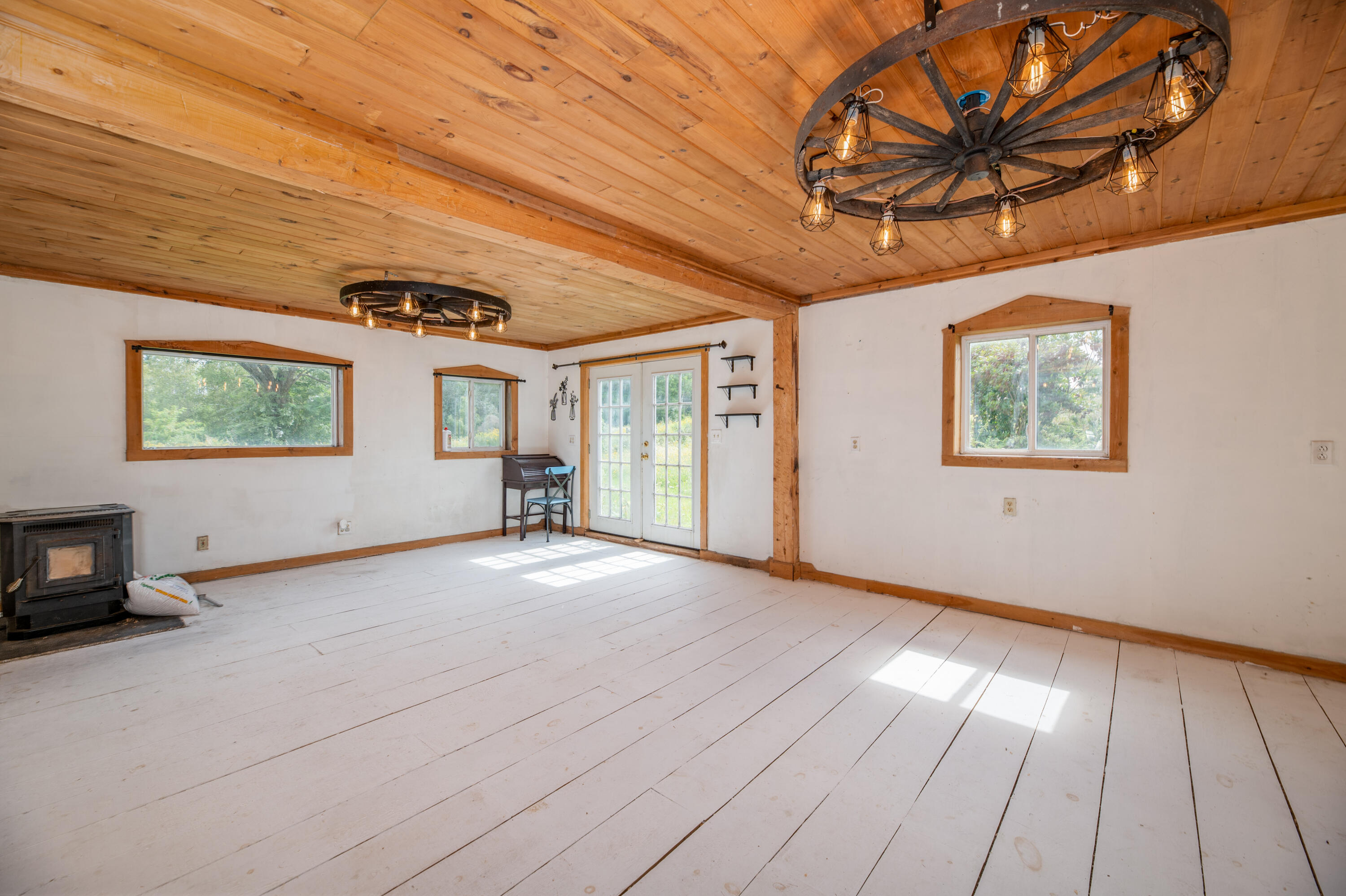945 East Thorndike Road Thorndike, ME 04986 - Photo 19 of 44 Interior2
