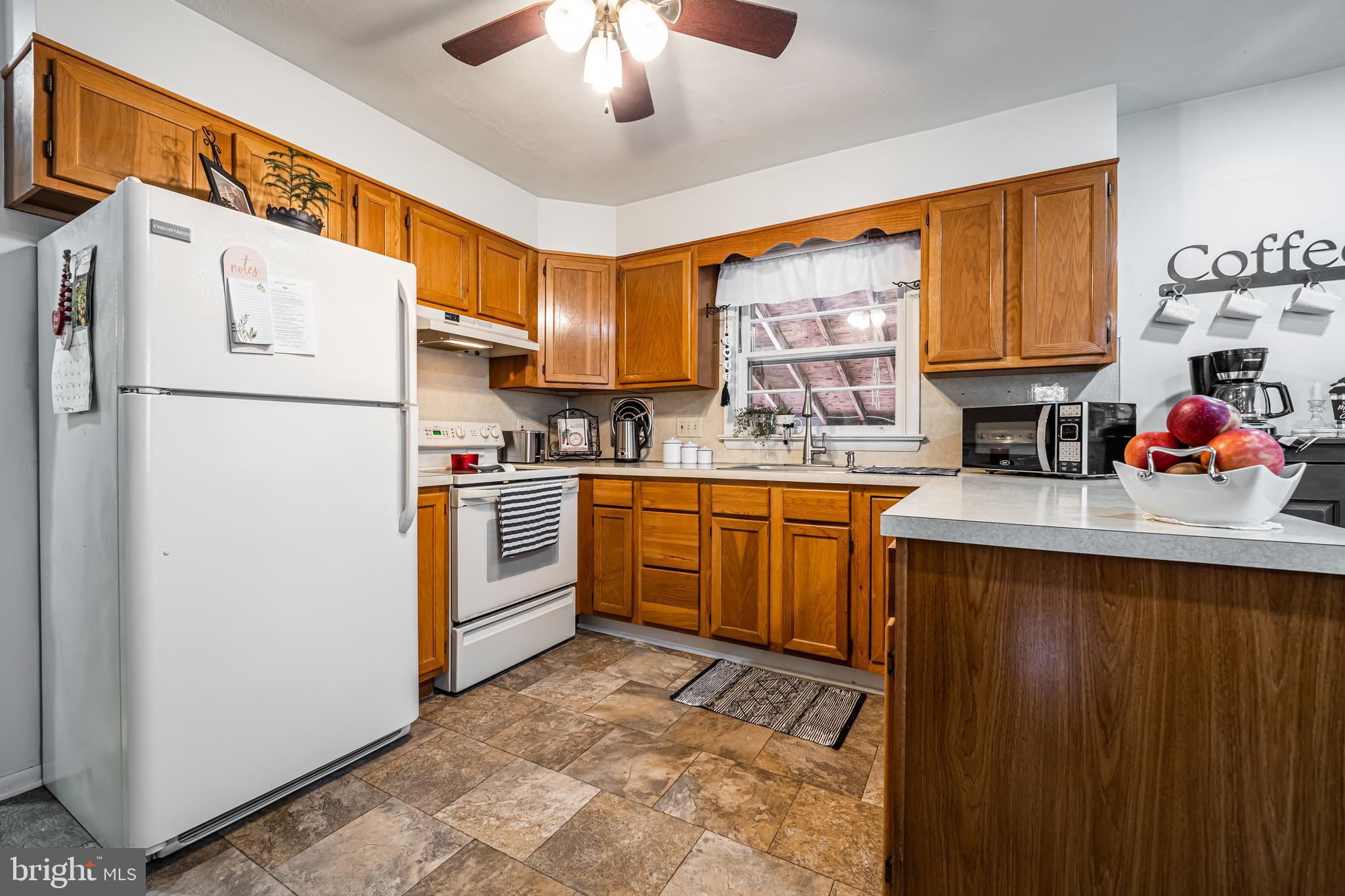 3131 Little Road Perkiomenville, PA 18074 - Photo 11 of 22 Eat in kitchen with oak cabinets