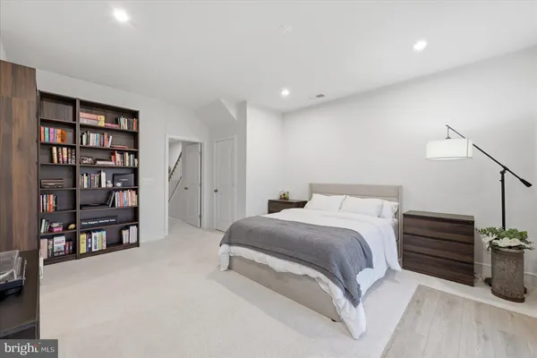 $2,300 | 121 Checkerspot Way Lake, White Post, VA 22663