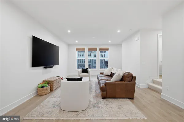 $2,300 | 121 Checkerspot Way Lake, White Post, VA 22663