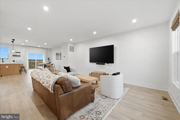 $2,300 | 121 Checkerspot Way Lake, White Post, VA 22663